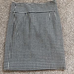Banana Republic Houndstooth Skirt